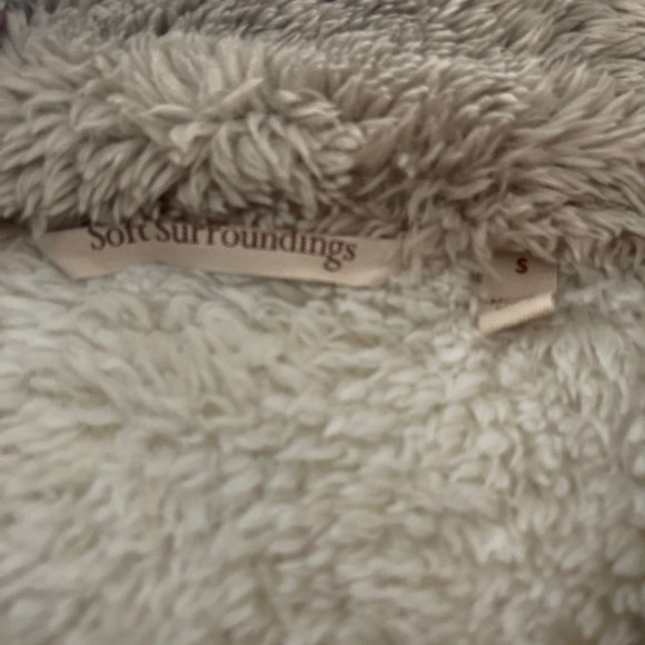 Size S soft surrounding Sherpa pullover sweater

#8 - Picture 3 of 5